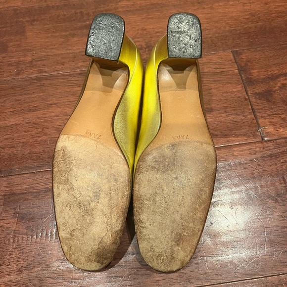 Vintage/Antique Neiman Marcus Gold and Silver Dress pumps - Picture 6 of 6